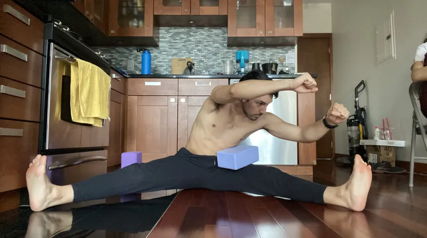 What is the difference between passive and active stretching?