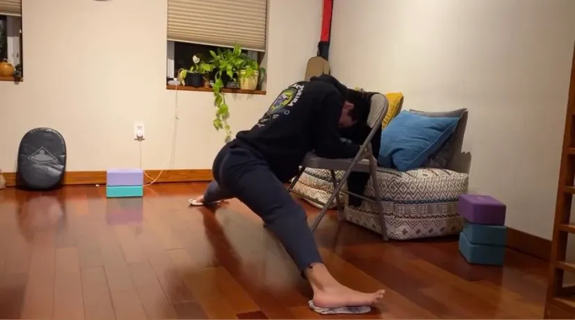 Which stretches improve your cartwheel